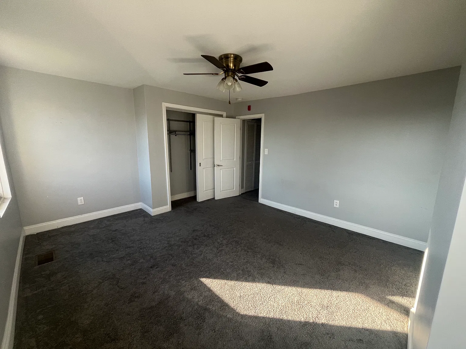 3 bed, 1050 sqft, $1,500 — Photo 3