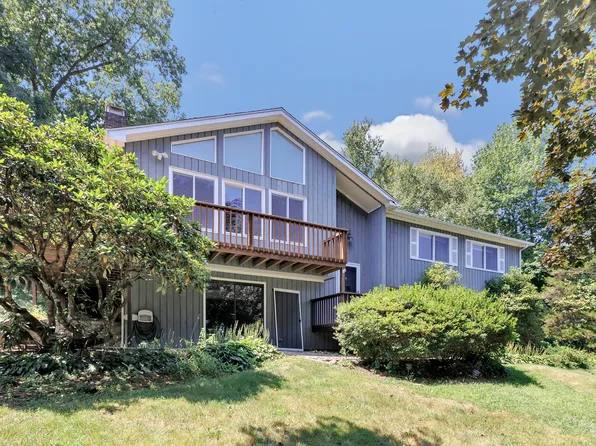 32 Adams Drive, Shelton, CT 06484