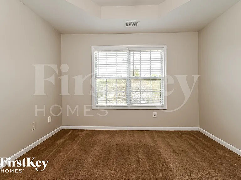 821 Harrison Dr — Photo 13