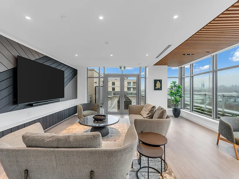 755 Harbourside Dr #320 — Photo 16