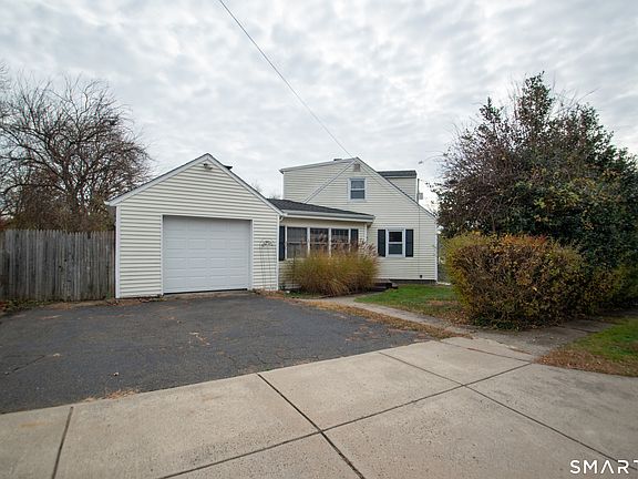 4th image of 38 Wayland Road