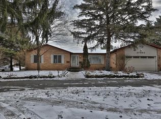 27560 Milford Rd, South Lyon, MI 48178