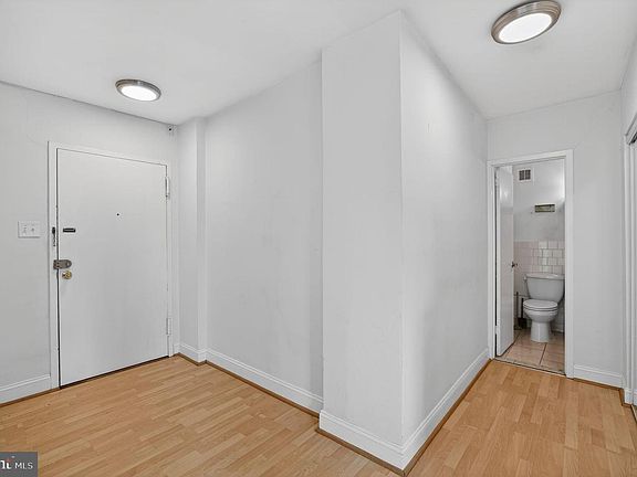 3rd image of 1111 Arlington Blvd APT 213
