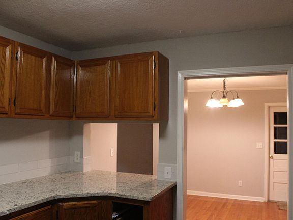 5th image of 5520 Coppedge Ave