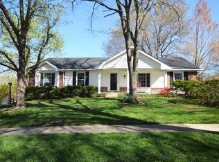 15587 Cedarmill Dr, Chesterfield, MO 63017
