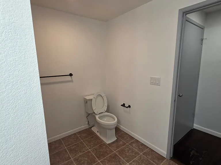 1150 Sunset Blvd NE #118 — Photo 13