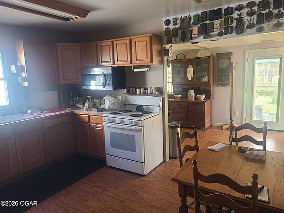 3rd image of 530 S Indiana Ave