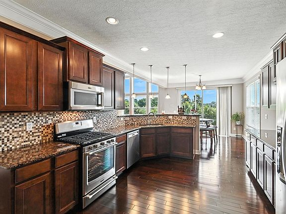 5th image of 7526 Kelly Dr