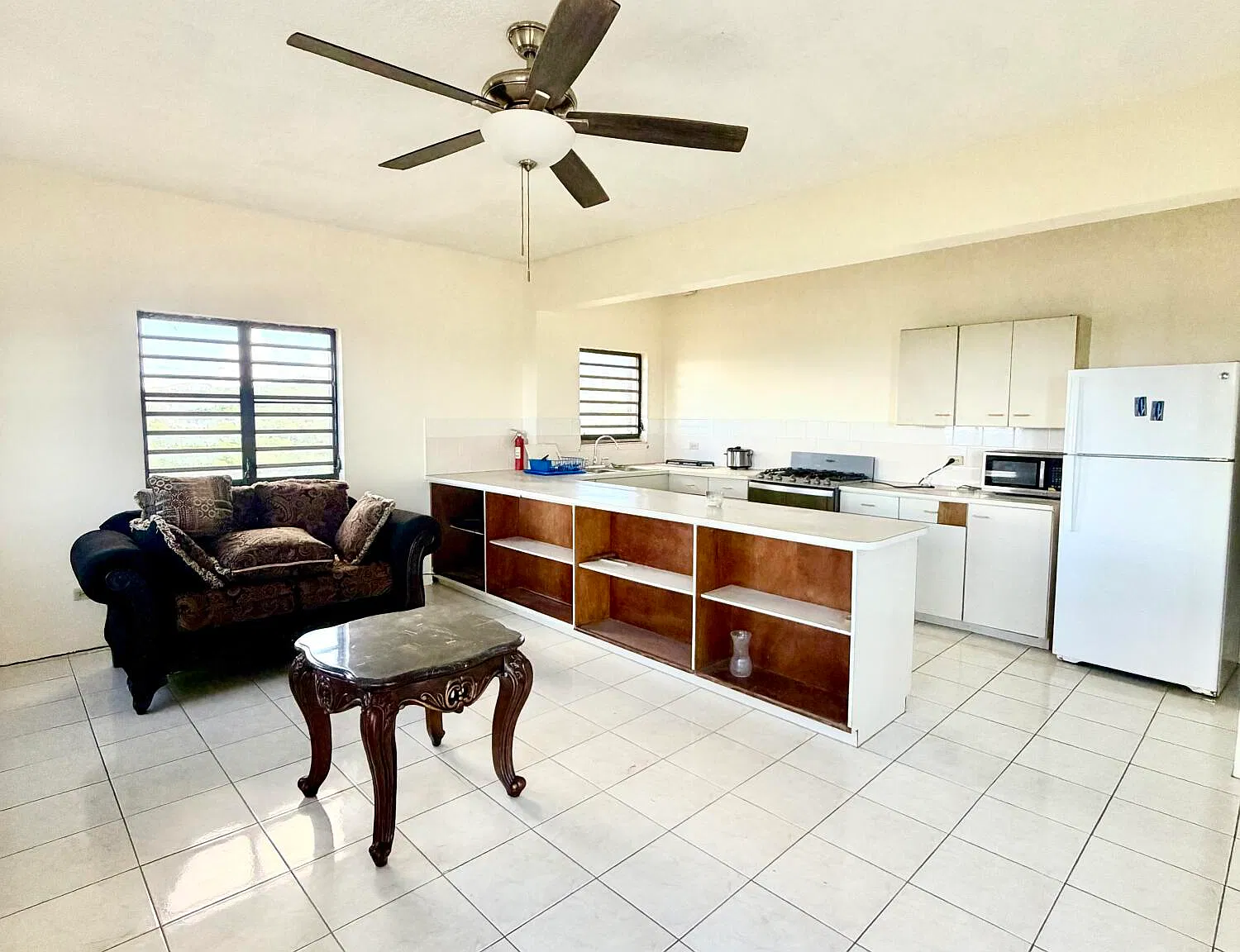 1 bed, 1200 sqft, $1,200 — Photo 2