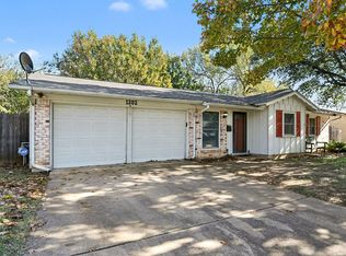 1202 Crane Dr, Euless, TX 76039