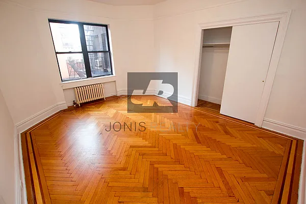 Rented by Jonis Realty | media 5