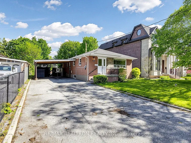 398 Connaught Ave — Photo 3