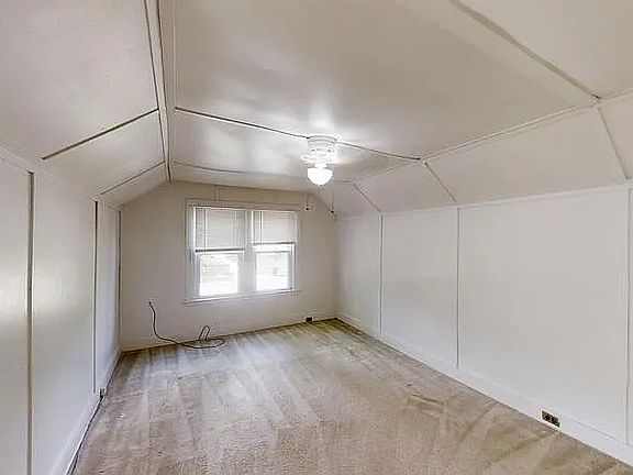 4th image of 1719 Jackson Ave Unit 2