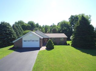 522 Bay Meadow Dr, Webster, NY 14580