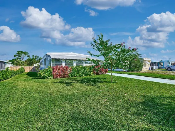 7829 SE Eagle Avenue, Hobe Sound, FL 33455