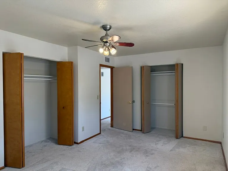 920 S 6th St — Photo 11