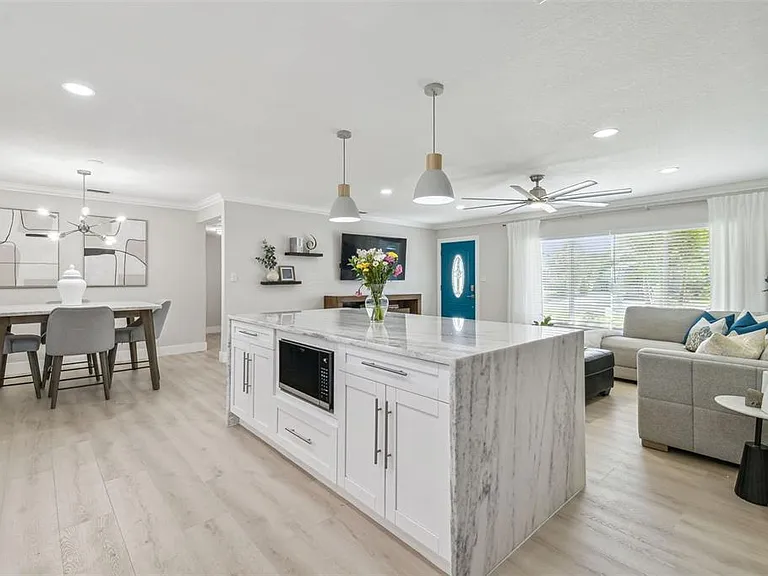3922 Fontainebleau Dr — Photo 17