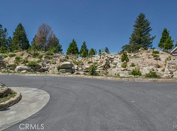 2nd image of 115 Mill Pond Rd
