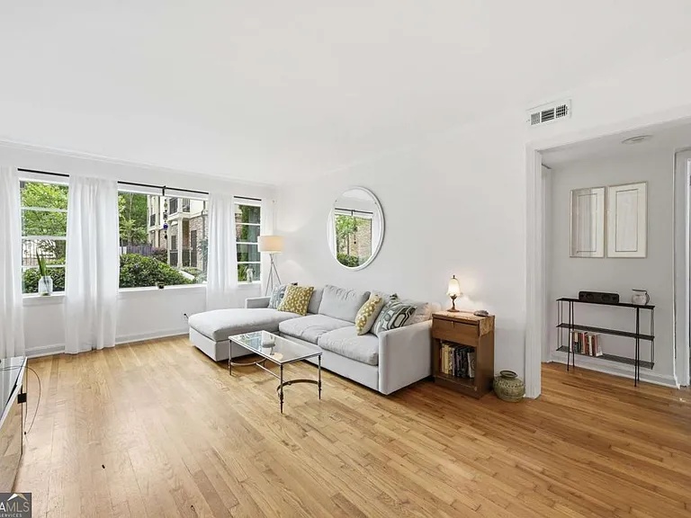 2240 Cheshire Bridge Rd NE #205 — Photo 3