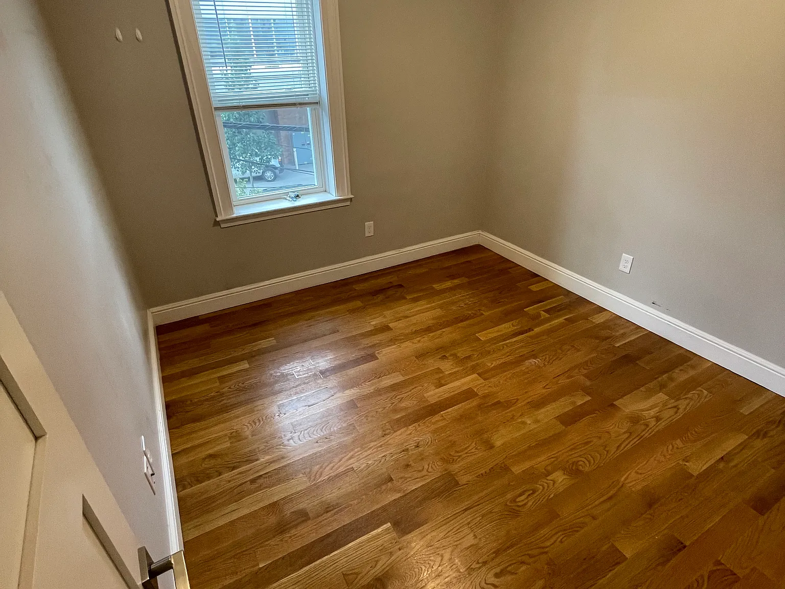 4 bed, $4,400 — Photo 2