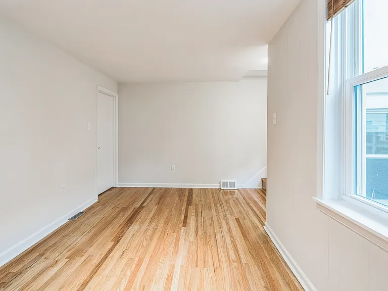 1532 Naudain St — Photo 7