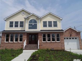 81 Forest Ave, Massapequa, NY 11758