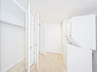 Thomas Place, Arlington, VA 22203