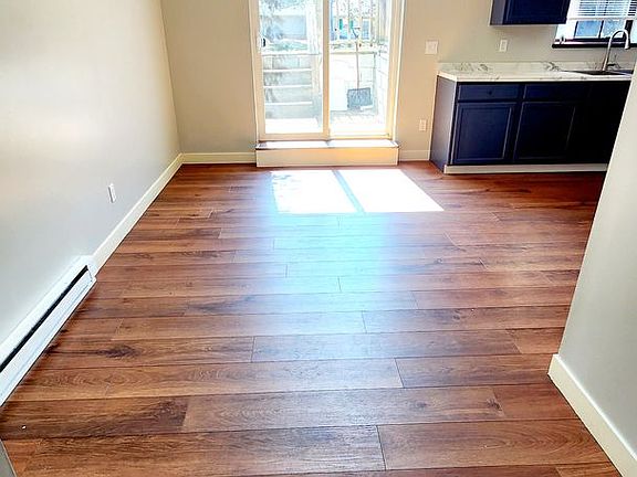 5th image of 100 Crestwood Dr #100