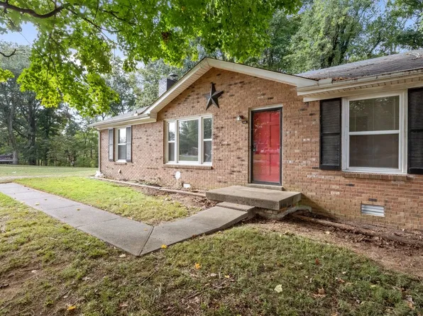 420 Parker Dr, Clarksville, TN 37042