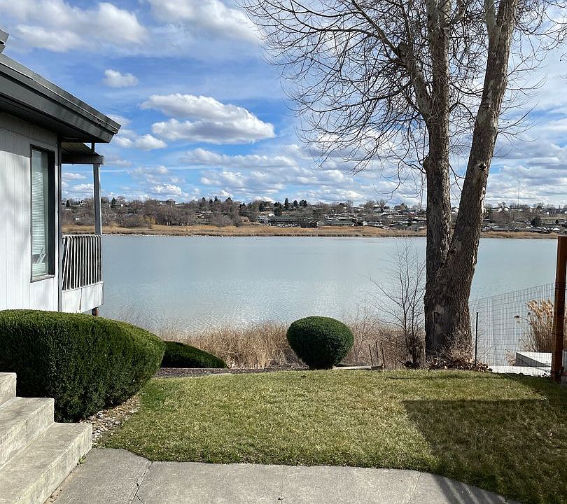 1st image of 1047 W Lakeside Dr