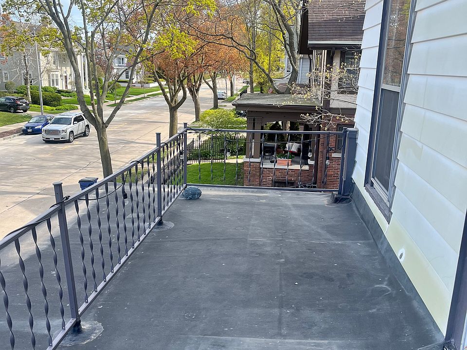 Upper front porch view south