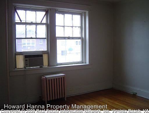 4th image of 1001 Gates Ave APT 4A