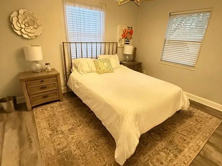 1543 W River Ln — Photo 5