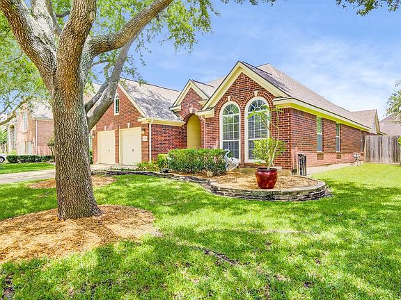 3rd image of 13619 Country Green Ct