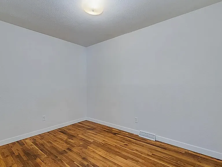 244 Cribbon Ave — Photo 8