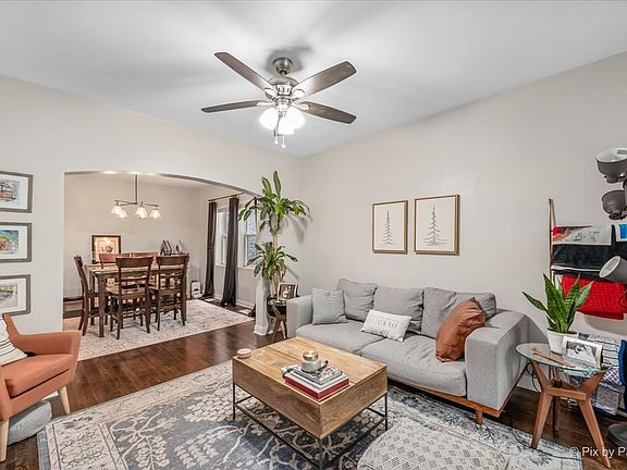 2nd image of 4039 N Oakley Ave #1