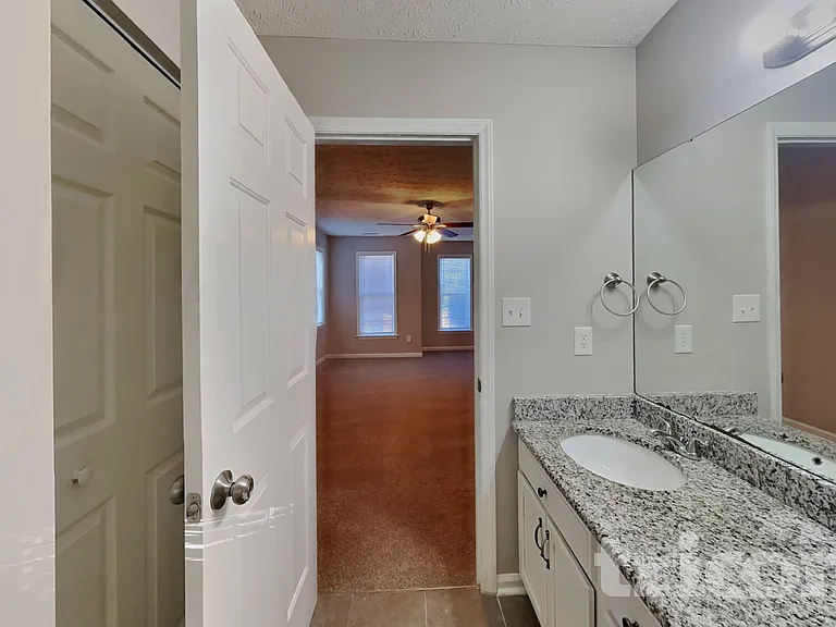 3328 Neptune Dr — Photo 9