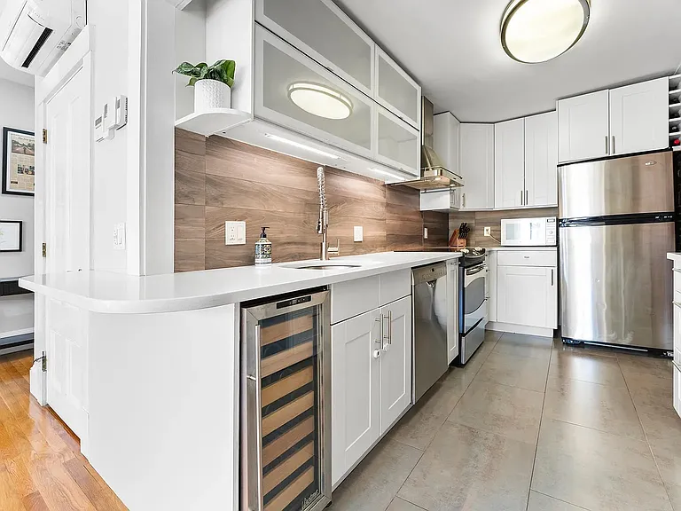 608 Massachusetts Ave #5 — Photo 15