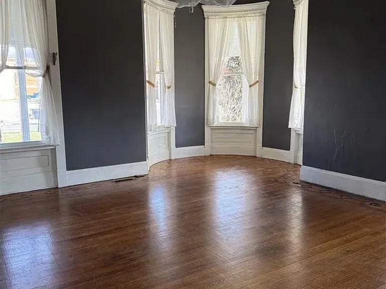 206 W Washington St — Photo 3
