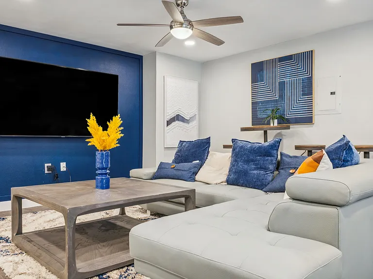 The Ashley at Bluffview Apartments — Photo 40