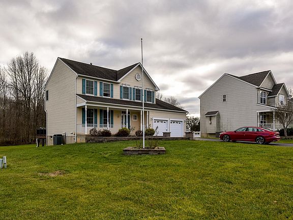 2nd image of 203 Hope Ct E