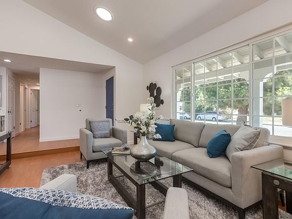 5th image of 939 Burman Dr
