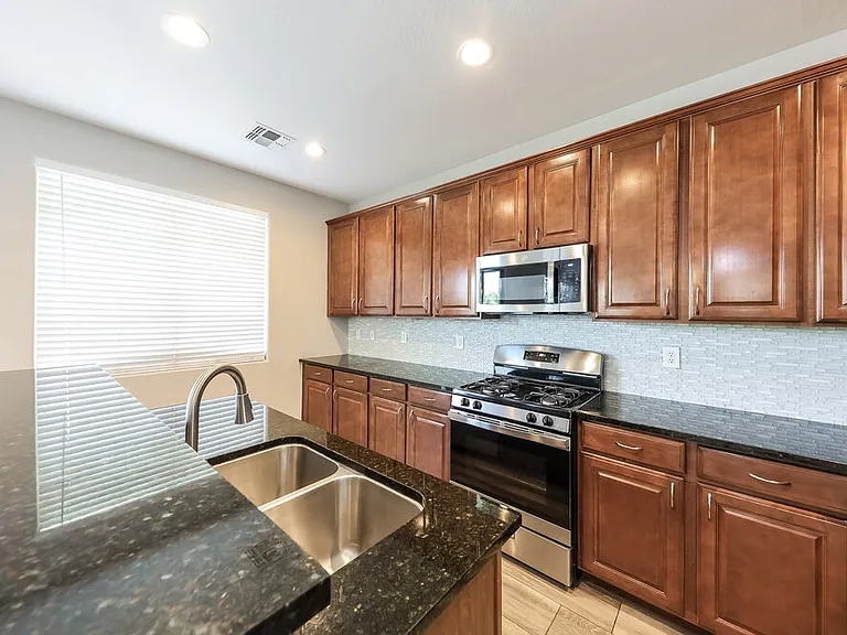 27424 N 54th Ln — Photo 8