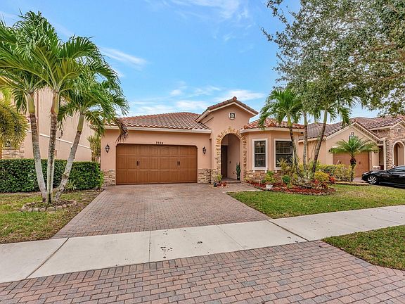 3rd image of 7594 NW 113th Avenue