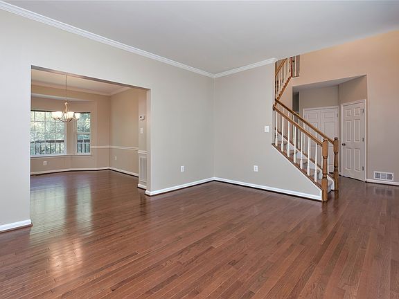 4th image of 47 Savannah Ct