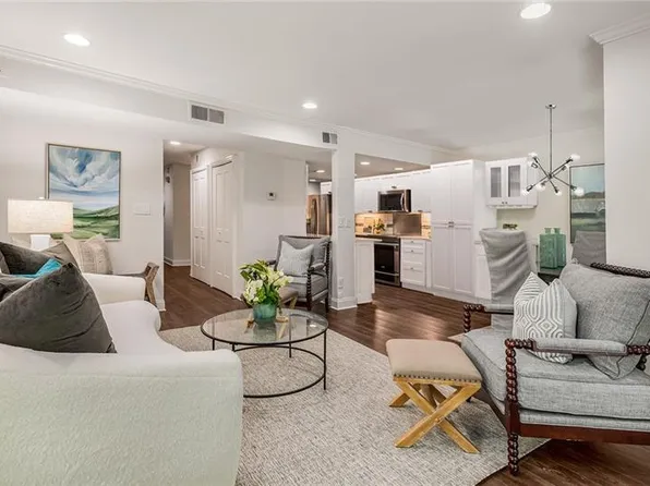 49 Ivy Rdg NE, Atlanta, GA 30342