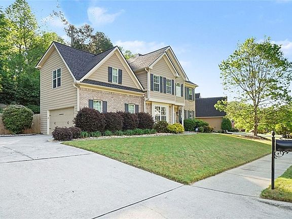 2nd image of 355 Thorn Creek Way