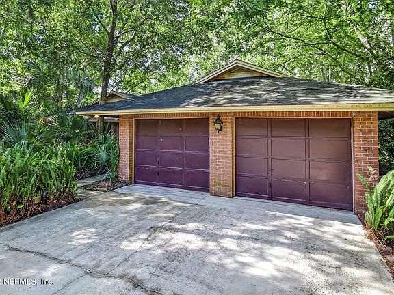 4th image of 75 Sanchez Dr E