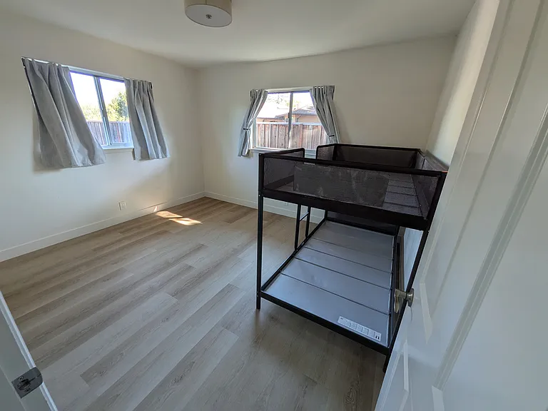 221 Rodonovan Dr — Photo 5