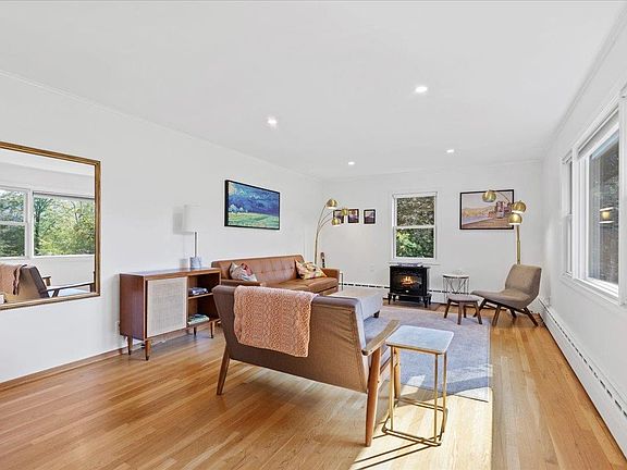 5th image of 275 Hillvale Dr